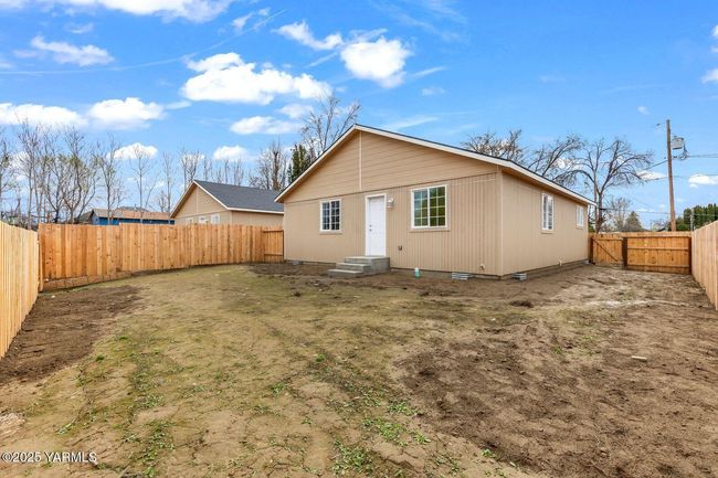 Great Size Backyard | Image 5