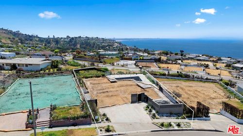 3530 Shoreheights Dr, Malibu, CA, 90265-5647 | Card Image