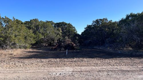 392 Matt Dillon Dr, Bandera, TX, 78003-4899 | Card Image