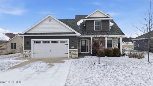 900 Tomahawk Ln, Bowling Green, OH, 43402-7708 | Card Image
