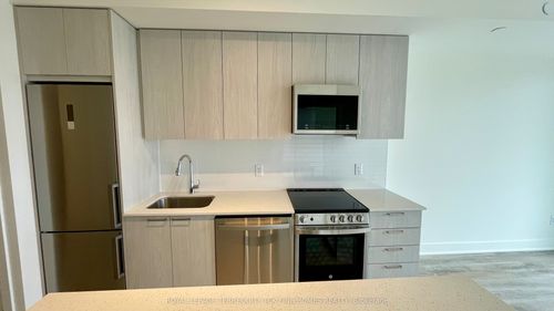 706-185 Deerfield Rd, Newmarket, ON, L3Y0G7 | Card Image