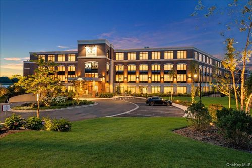 400-10 Shore Rd, Glenwood Landing, NY, 11547-3086 | Card Image