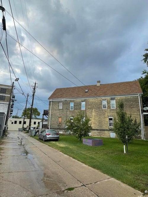 2139a2141-2139 N 18th Street, Milwaukee, WI, 53205 | Card Image