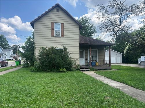 614 E Front St, Dover, OH, 44622-1412 | Card Image