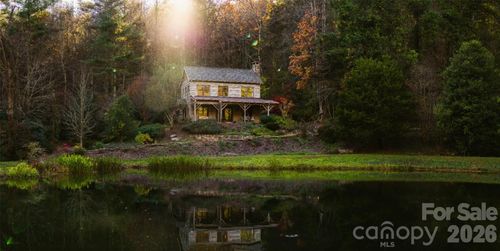 111 Fiddlehead Ln, Zirconia, NC, 28790-6829 | Card Image