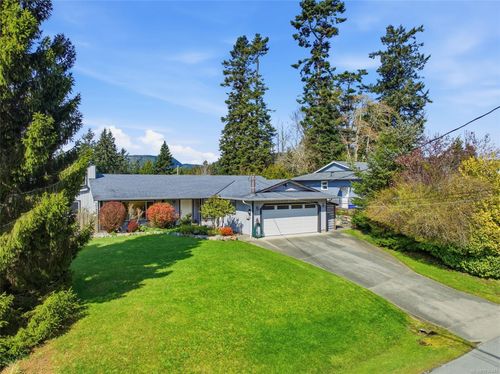 6728 Eakin Dr, Sooke, BC, V9Z0V4 | Card Image