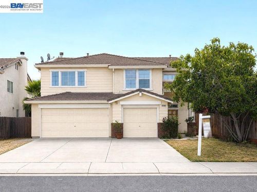 13900 Pinecrest St, Lathrop, CA, 95330-9179 | Card Image