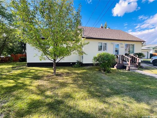 1122 Main St, Moosomin, SK, S0G3N0 | Card Image