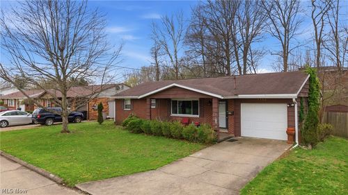 1902 42nd St, Parkersburg, WV, 26104-1240 | Card Image