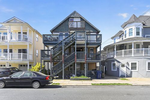 206 E Glenwood Ave, Wildwood, NJ, 08260-4907 | Card Image