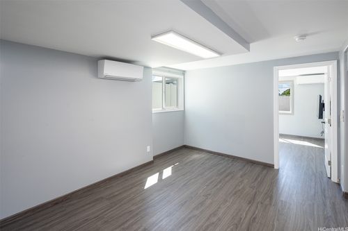 downstairs-925 Pilialo St, Honolulu, HI, 96816-4624 | Card Image
