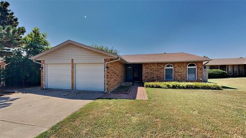 906 Garden Grv, Yukon, OK, 73099-4926 | Card Image