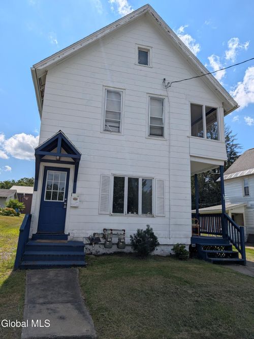 32 Walnut St, Gloversville, NY, 12078-1736 | Card Image
