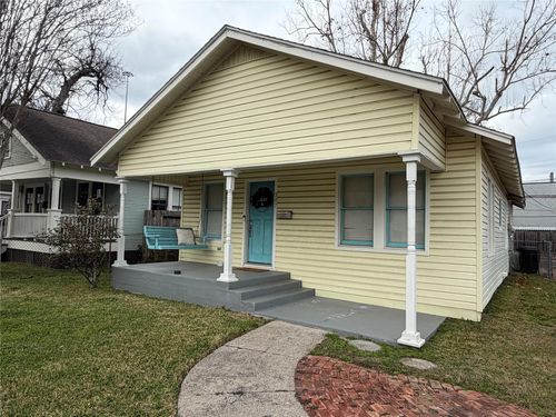 307 E 28th St, Houston, TX, 77008-2209 | Card Image