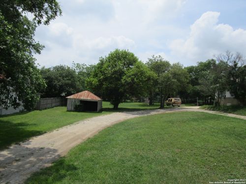 840 Castell Ave, New Braunfels, TX, 78130-7626 | Card Image