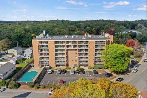 u-61-289 Elm St, Medford, MA, 02155-1068 | Card Image