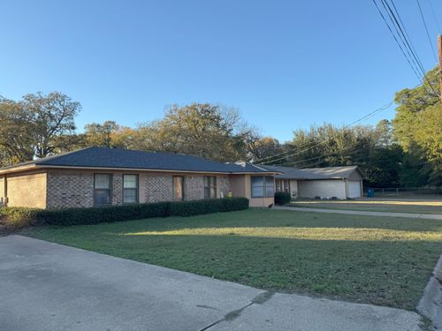 230 County Road 2302, Mineola, TX, 75773-2933 | Card Image
