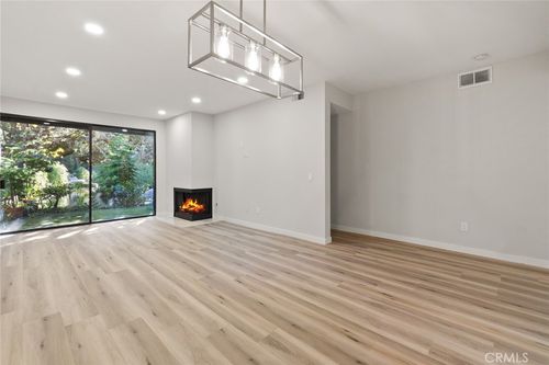 2504 W Macarthur Blvd, Santa Ana, CA, 92704-7134 | Card Image