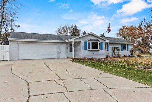 2120 E River Drive, ALLOUEZ, WI, 54301 | Card Image