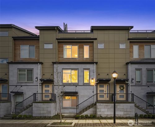 2-964 7th Ave Ne, Issaquah, WA, 98029-5457 | Card Image