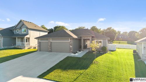 9302 S 71st Ave, Papillion, NE, 68133-2124 | Card Image
