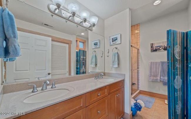 En Suite Bathroom | Image 27