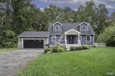 102 Stadelman Avenue, House other with 5 bedrooms, 3 bathrooms and null parking in Belvidere NJ | Image 1