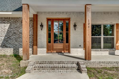 104 Shady Oaks Ln, Forest, MS, 39074-4417 | Card Image
