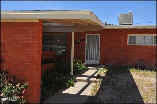 4233 Hampshire Ln, El Paso, TX, 79902-1331 | Card Image