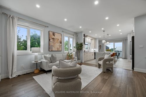 24 Sylvia St, Kitchener, ON, N2K1E7 | Card Image