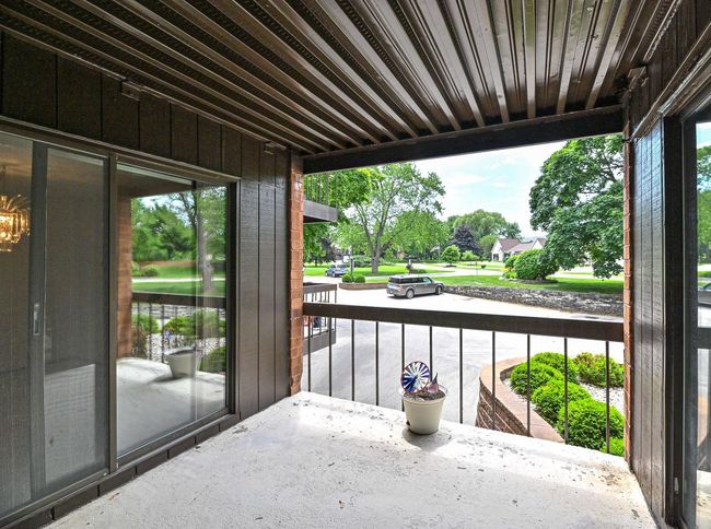 110 - 5200 S Tuckaway Boulevard, Condo with 2 bedrooms, 2 bathrooms and null parking in Greenfield WI | Image 20