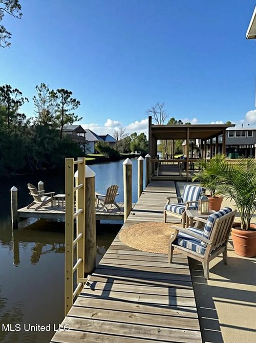 4121 Dolphin St, Bay Saint Louis, MS, 39520-7419 | Card Image