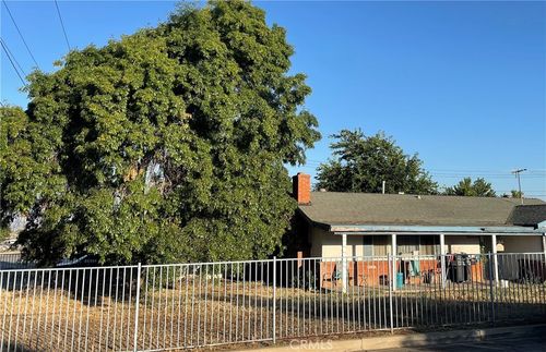 13590 Meadow St, Yucaipa, CA, 92399-2623 | Card Image