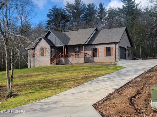 155 Riverchase Dr, Crossville, TN, 38571-5743 | Card Image