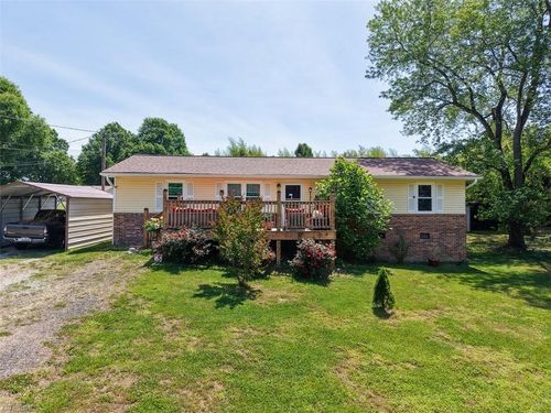 157 Center Ct, Eden, NC, 27288-7909 | Card Image