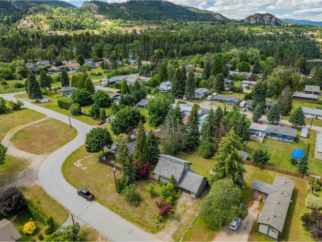 421 104th St, House other with 3 bedrooms, 3 bathrooms and null parking in Castlegar BC | Image 50