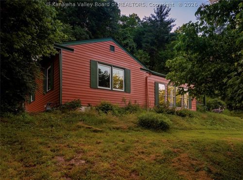 247 Upper Falcon Dr, Charleston, WV, 25312-7411 | Card Image