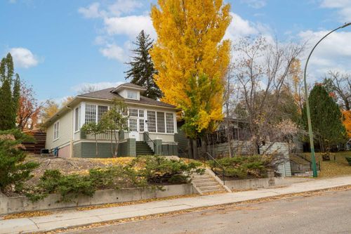 61 2 St Sw, Medicine Hat, AB, T1A4A7 | Card Image