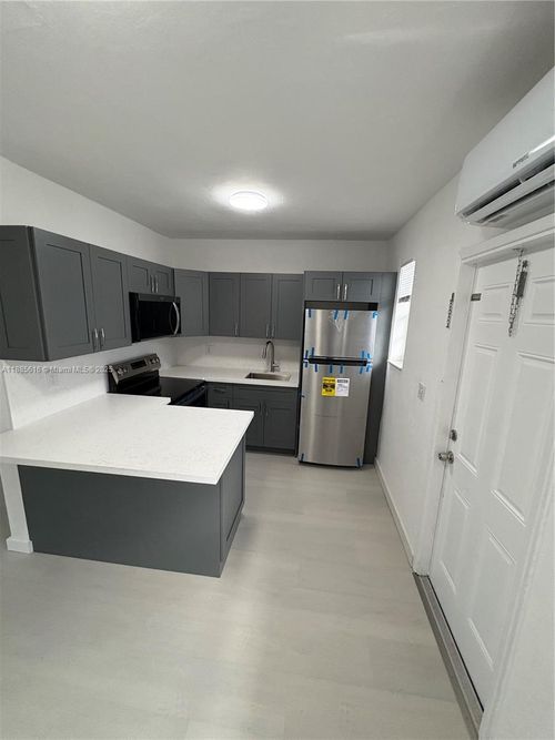 apt-2-15991 Ne 18th Pl, North Miami Beach, FL, 33162-5753 | Card Image