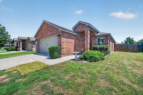 1205 Cheyenne Dr, Aubrey, TX, 76227-1278 | Card Image