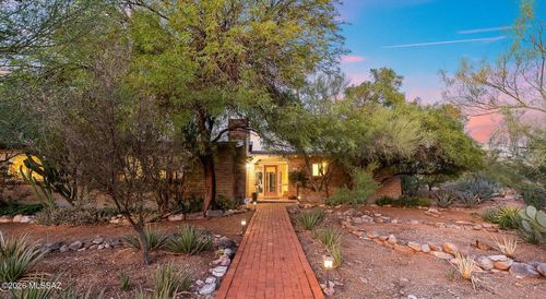 2215 E Camino El Ganado, Tucson, AZ, 85718 | Card Image