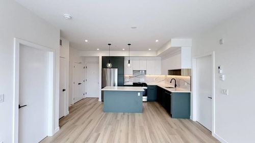 5xx-6270 Gooseberry Dr, Surrey, BC, V3S2V3 | Card Image