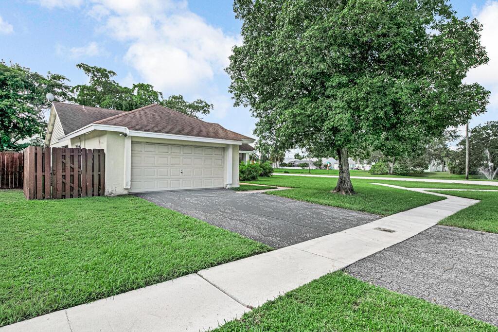 Residential Lease in Lake Worth