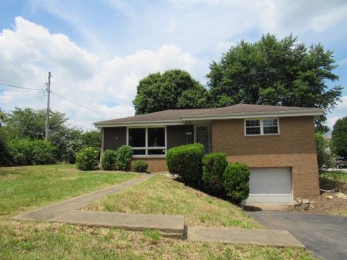 211 10th St, Bradenville, PA, 15620 | Card Image