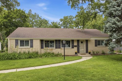 5818 Ridgewood Dr, Western Springs, IL, 60558-2129 | Card Image