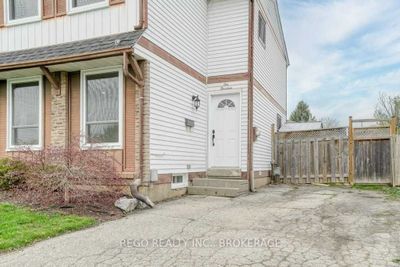 114 White Owl Cres, Home with 3 bedrooms, 2 bathrooms and 2 parking in Brantford ON | Image 3