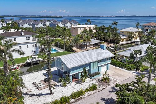 825 Tarawitt Dr, LONGBOAT KEY, FL, 34228-1832 | Card Image