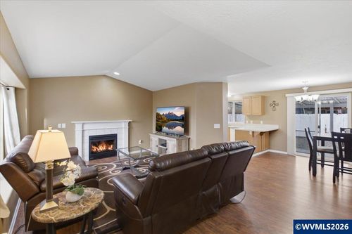 3093 24th Ave Se, Albany, OR, 97322-8868 | Card Image