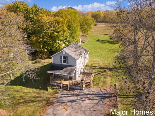 325 Division St, Lowell, MI, 49331-1705 | Card Image