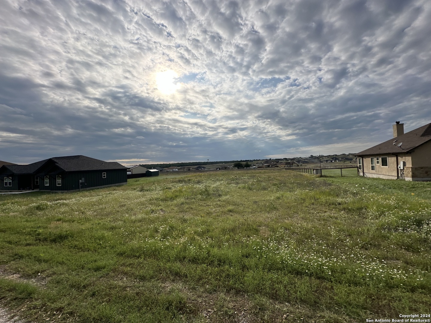 139 Las Palomas Dr, For Sale in La Vernia Zoocasa